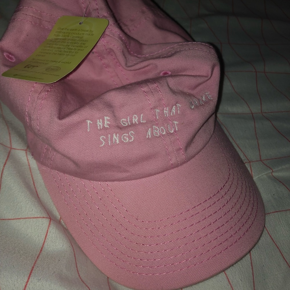 “The girl that Drake sings about” hat